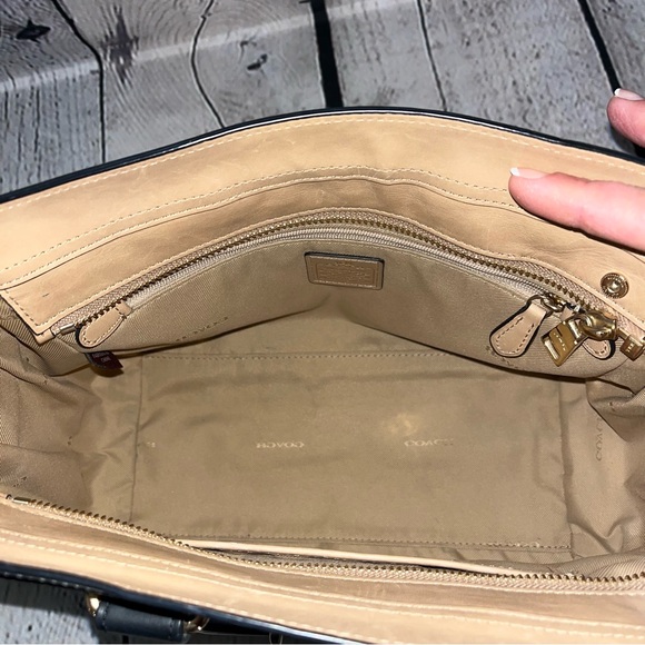 ✅SOLD✅ Vintage Y2K Coach Swagger 27 Leather Crossbody Handbag (Model 34417) - Picture 10 of 17